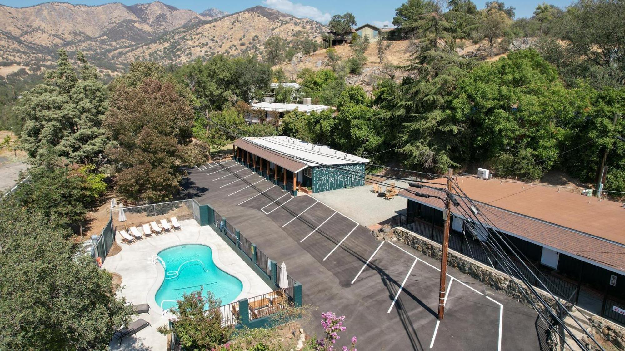 The Tokopah Sequoia Motel Rm 1 Три Ривърс Екстериор снимка